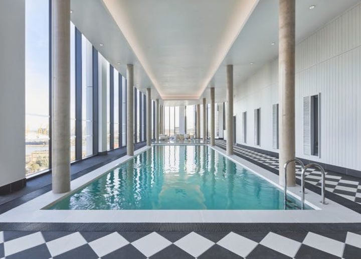 Awardwinning apartment in London with pool, spa & Jacuzzi